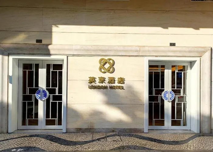 London Hotel 2*
