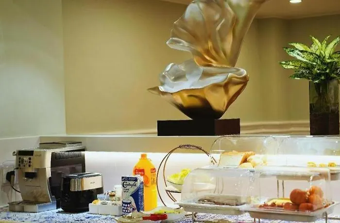 London Hotel 2*