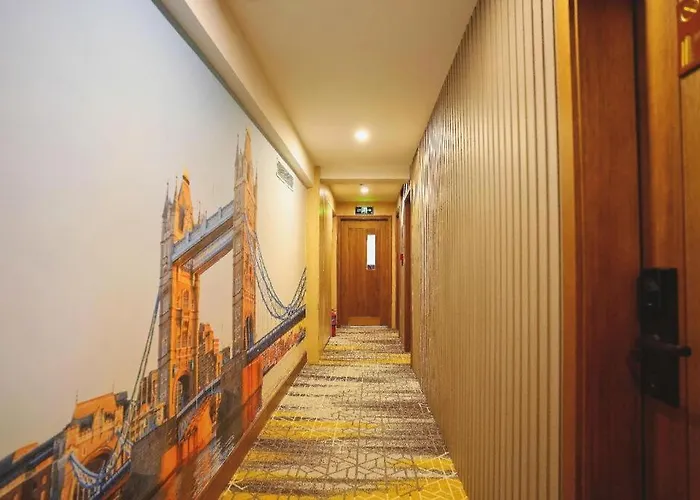 London 2* Macao