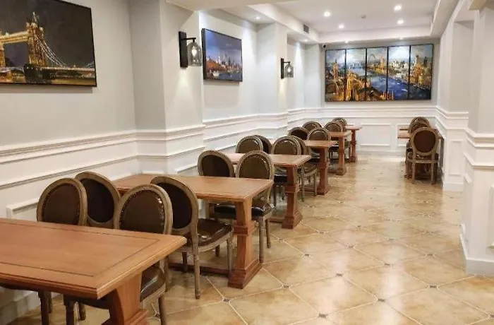 London Hotel 2*